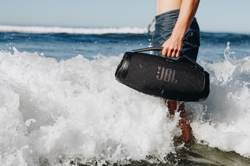 jbl-boombox-3-breaking-waves.jpg